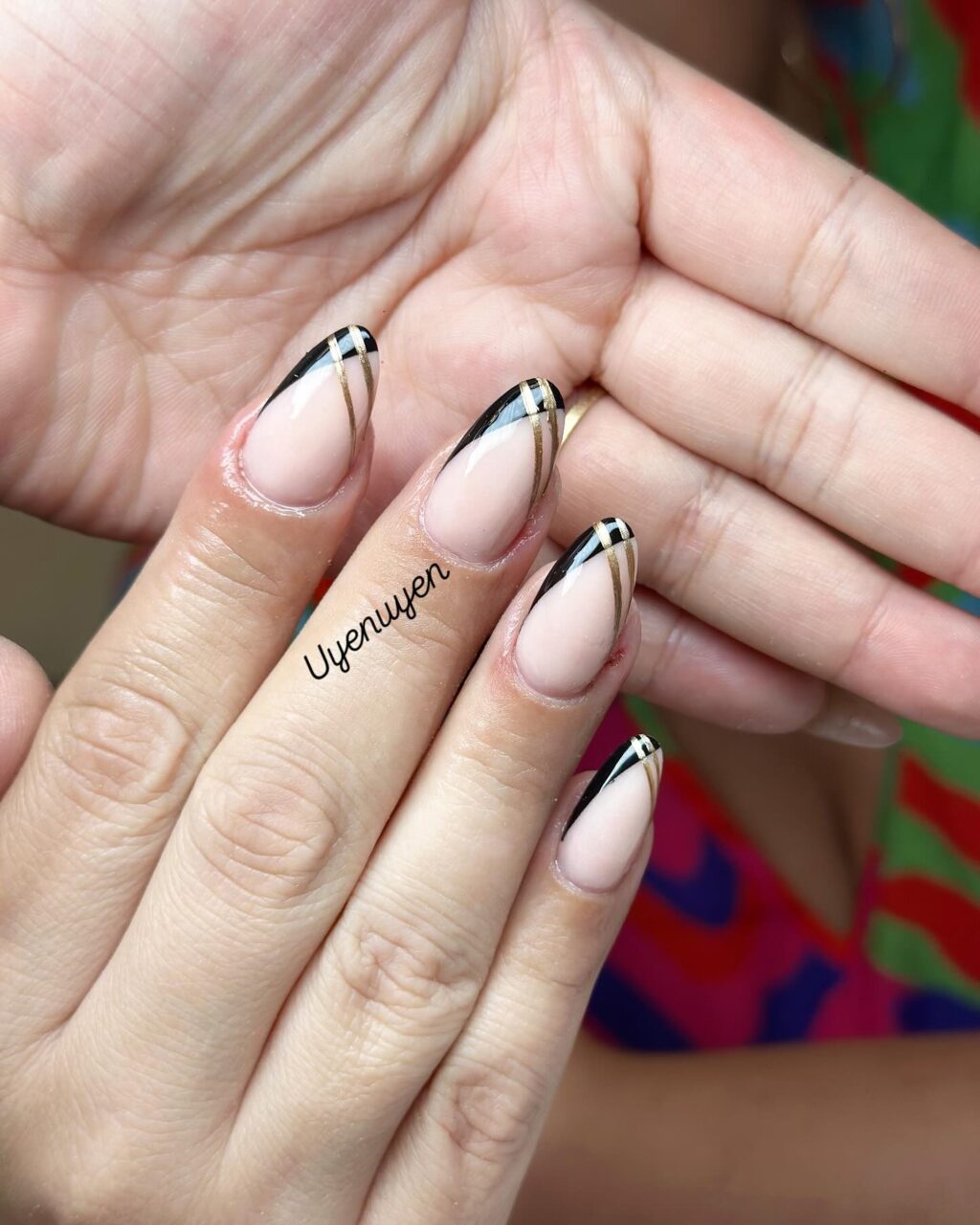 Instagram post from uyenuyendiamondlounge. This post is in position 17.