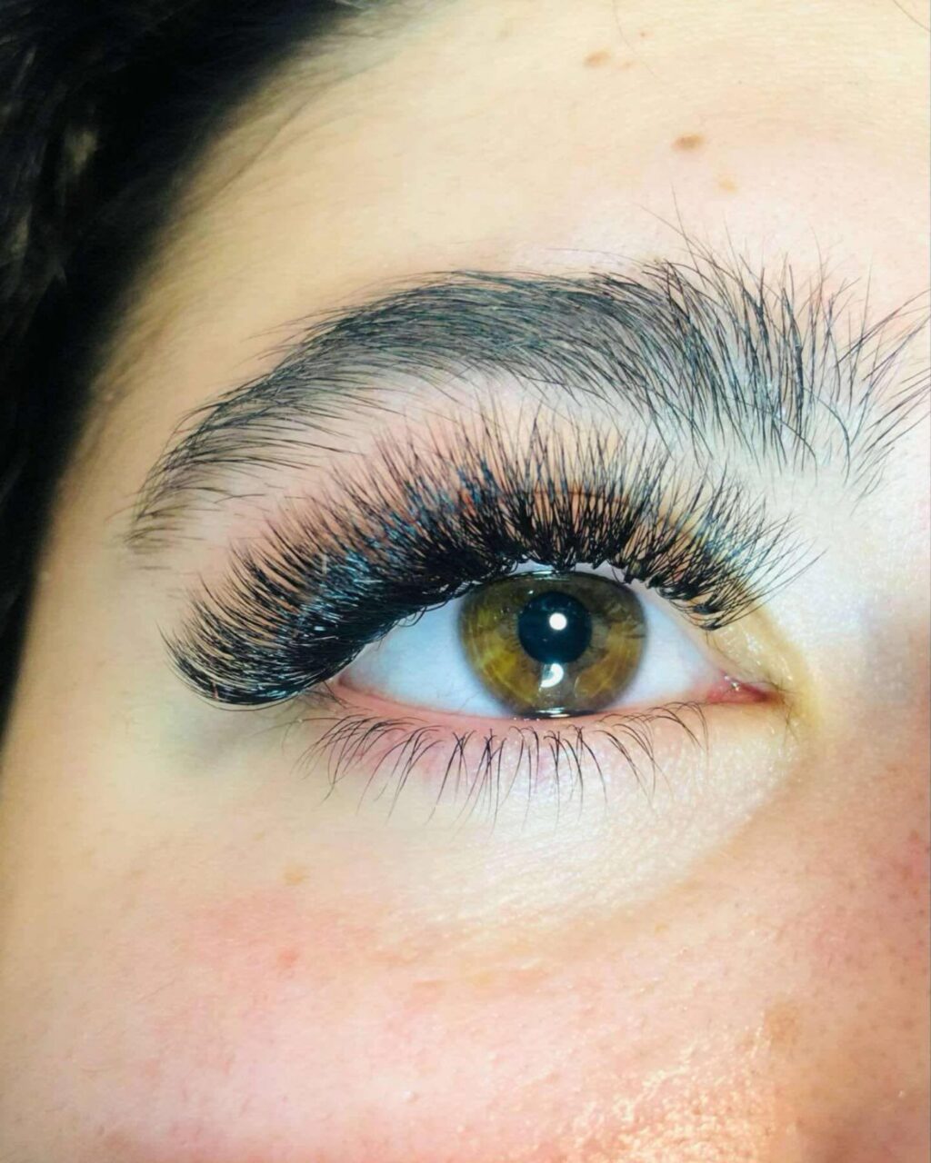 Instagram post from uyenuyendiamondlounge. This post is in position 4.