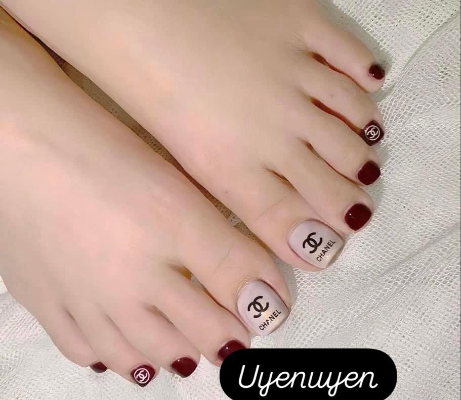 Instagram post from uyenuyendiamondlounge. This post is in position 7.