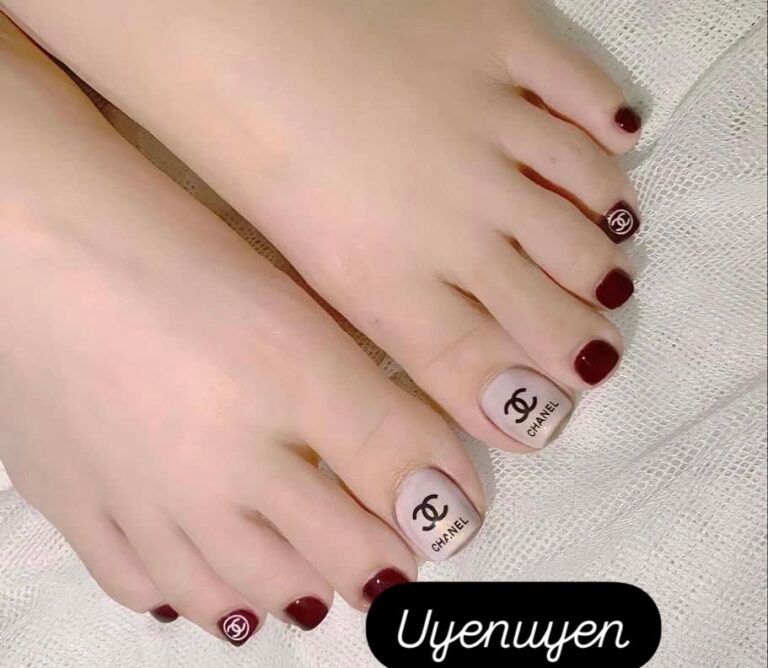 Instagram post from uyenuyendiamondlounge. This post is in position 8.