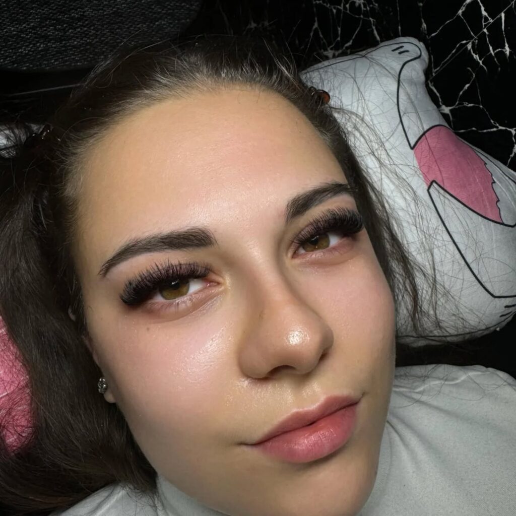 Instagram post from uyenuyendiamondlounge. This post is in position 10.