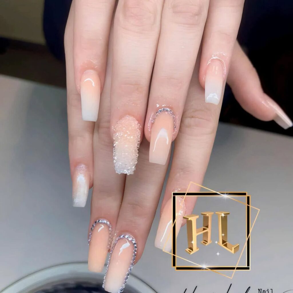 Instagram post from uyenuyendiamondlounge. This post is in position 12.